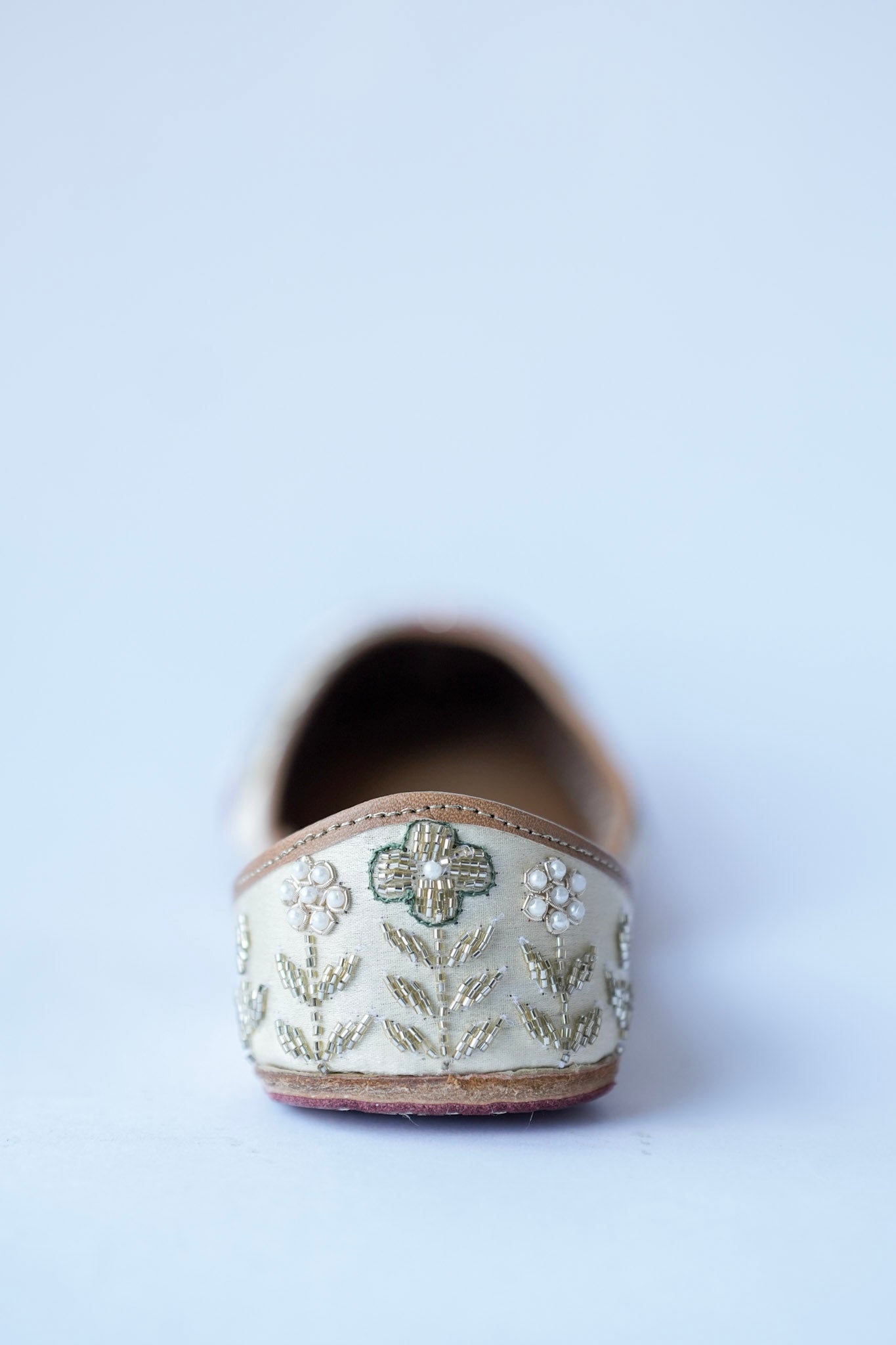 Gulnaar Pearl Jutti - Ivory / Off-White